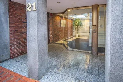21 Merchants Row #2 1