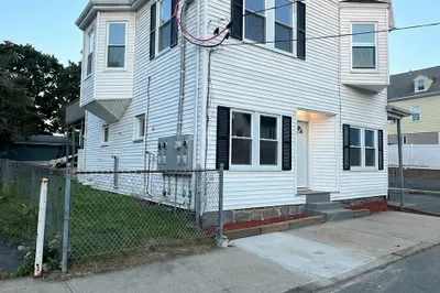 2 Osborne St #1 1