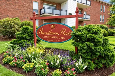 44 Broadlawn Park #20 1