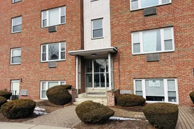 190 Mount Auburn St #3-2
