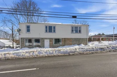 875 N Main St