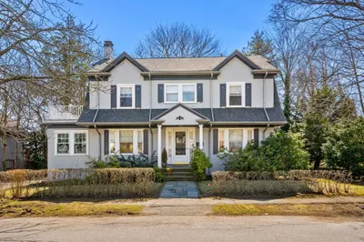 15 Preston Beach Rd