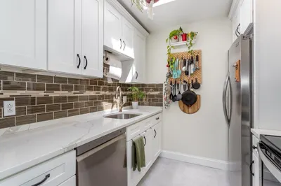 35 Desmoines Rd #503