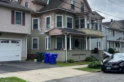 19 Ruskin St