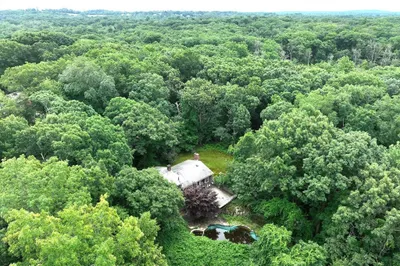 20 Old Colony Rd