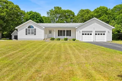 8 Sherry Ln 1