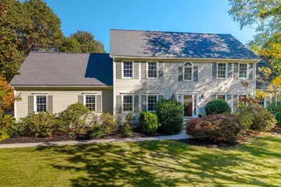 21 Winterberry Dr 1