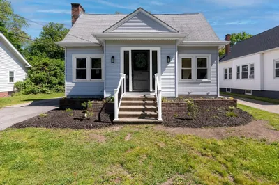 35 Brook St 1