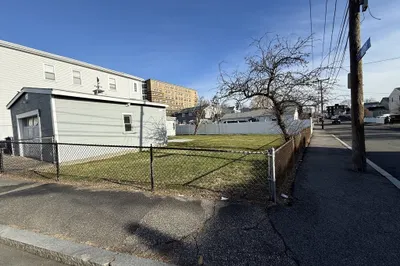 30a Floyd St 1