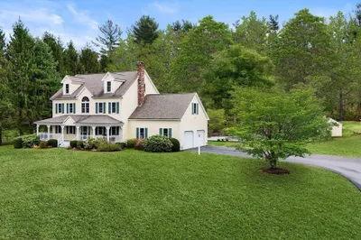 55 Autumn Rd 1
