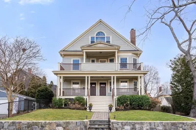 70 Arlington St #70