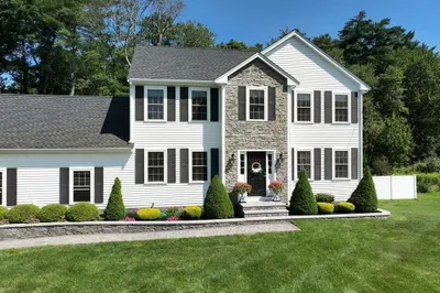 102 West Pond Street 1