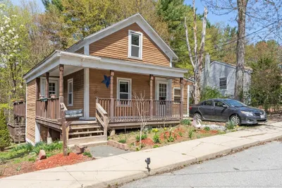 215 N Main St 1