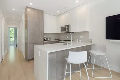 53 Rutland Sq #2 1