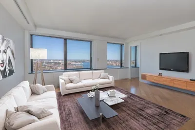65 East India Row #32C