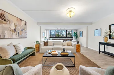 9 Hawthorne Pl #7H 1