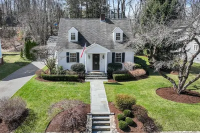 21 Washburn Ave 1