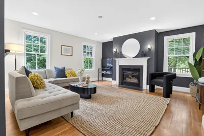 89 Boylston St #89 1