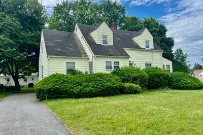 90 Lowell Avenue
