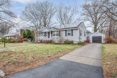 24 Cyr Dr