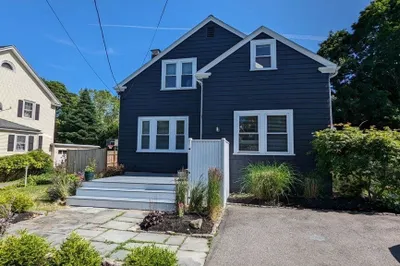 6 Old Salem Rd