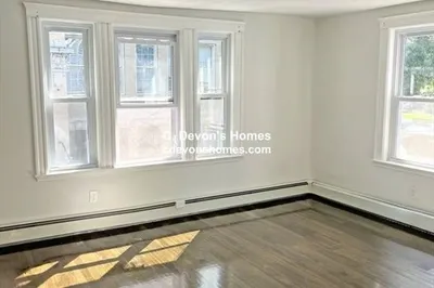 53 N. Common Street #2R 1