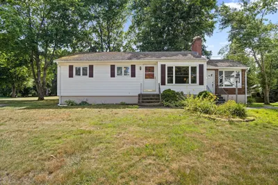 3 Brantwood Ln