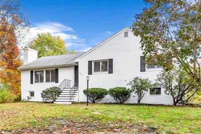 141 Hawthorne Lane 1
