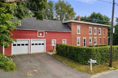 21 Pleasant St 1