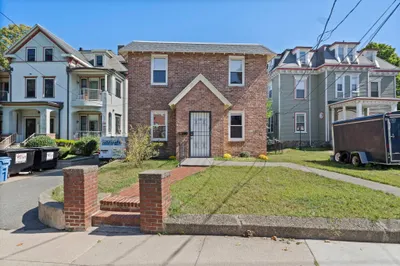 12 Bellevue St 1