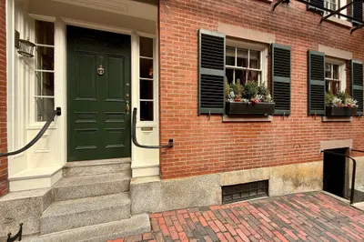 9 West Cedar St 1