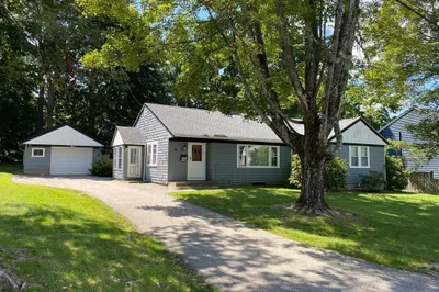 35 Wellington St 1