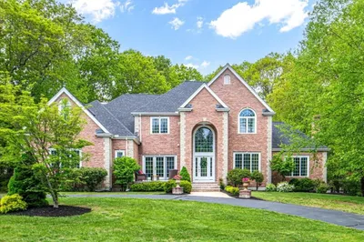 38 Lenox Dr 1