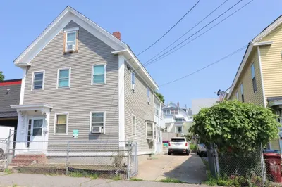 529 Broadway St