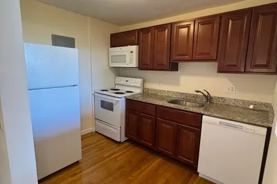 1039 Commonwealth Ave #27 1
