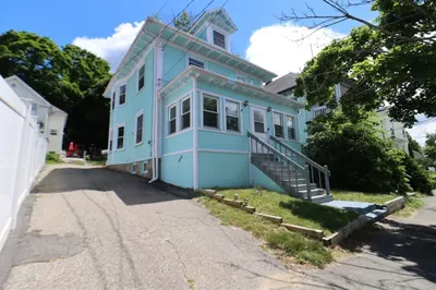 37 Lawrence St 1