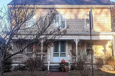 22 Phillips St #1