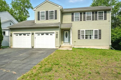 27 Wachusett St 1