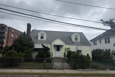 19 Brookdale Rd 1