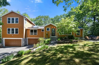 94 Mayfair Dr 1