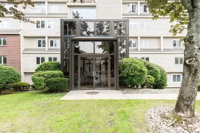 4 Duck Pond Rd #211 1
