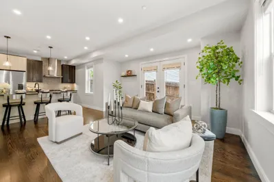 38 Armandine Street #1 1