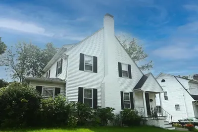 142 Jackson St 1