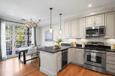 192 West Sixth Street #2