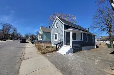290 Quincy St