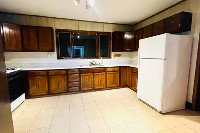 92 Central St #2
