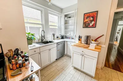 35 Essex St #1 1