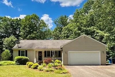 86 Chicopee Dr 1
