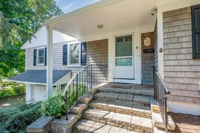 98 Wilton Dr 1