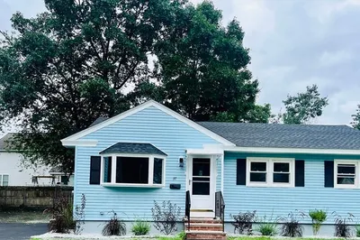 37 Pawtucket Dr 1